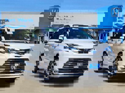 Used 2022 Toyota Sienna XLE