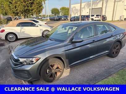 Used 2022 Volkswagen Jetta SE w/ Panoramic Sunroof Package