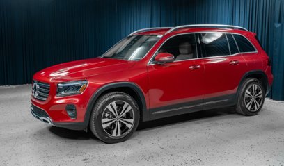 New 2025 Mercedes-Benz GLB 250