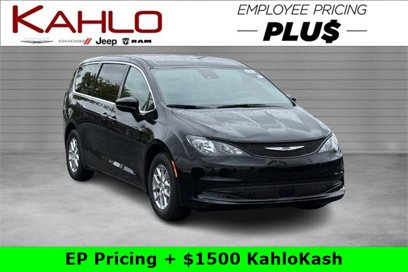 New 2025 Chrysler Voyager LX