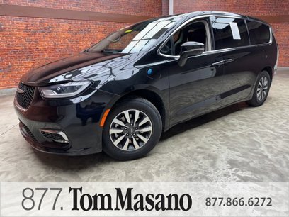 Used 2022 Chrysler Pacifica Touring-L