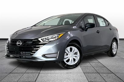 New 2025 Nissan Versa S w/ Trunk Package