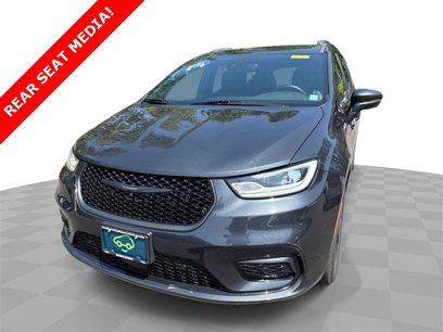 Used 2021 Chrysler Pacifica Touring-L w/ Uconnect Theater Family Group