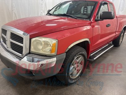 Used 2005 Dodge Dakota SLT
