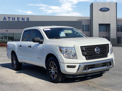Used 2022 Nissan Titan SV