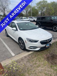 Used 2019 Buick Regal Essence w/ Driver Confidence Package I