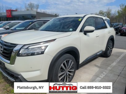 Used 2022 Nissan Pathfinder Platinum w/ Cargo Package
