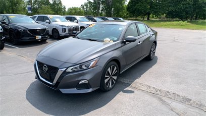 Used 2022 Nissan Altima 2.5 SV