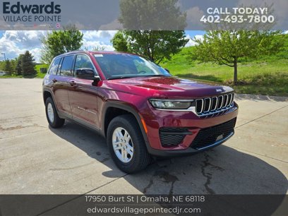 New 2025 Jeep Grand Cherokee Laredo w/ Luxury Tech Group I