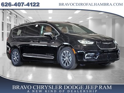 New 2025 Chrysler Pacifica Pinnacle