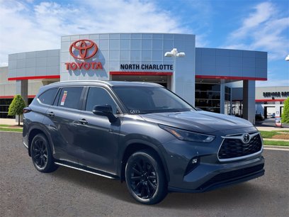 New 2025 Toyota Highlander XLE