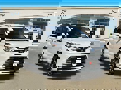 Used 2025 Toyota Sienna Platinum
