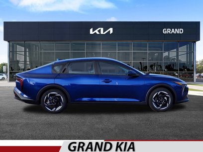 New 2025 Kia K4 EX