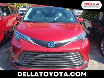 New 2025 Toyota Sienna XLE