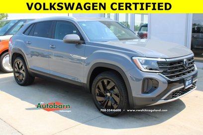 Certified 2024 Volkswagen Atlas Cross Sport SE w/ Black Wheel Package