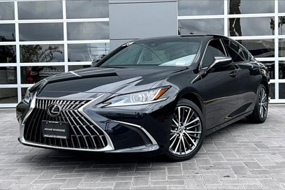 Used 2023 Lexus ES 300h w/ Premium Package