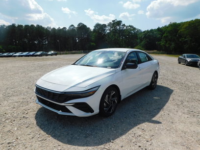 New 2025 Hyundai Elantra SEL