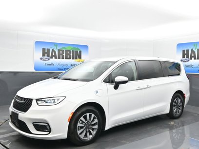 Used 2023 Chrysler Pacifica Touring-L