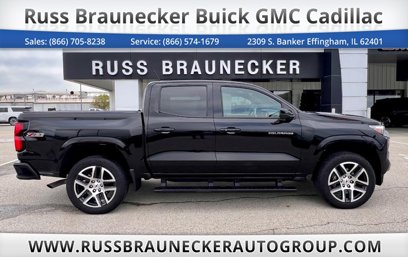 Used 2023 Chevrolet Colorado Z71 w/ Z71 Convenience Package 2