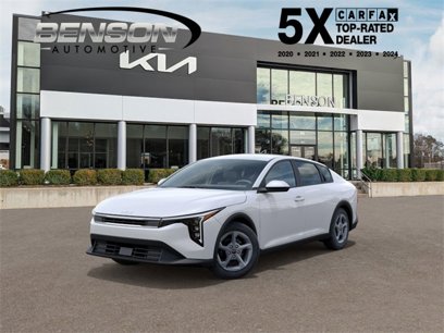 New 2025 Kia K4 LXS