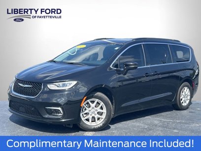 Used 2022 Chrysler Pacifica Touring-L w/ Uconnect Theater Family Group