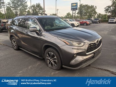 Used 2021 Toyota Highlander XLE