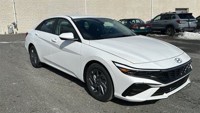 New 2025 Hyundai Elantra Blue