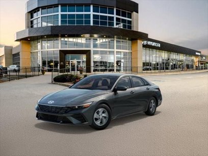 New 2025 Hyundai Elantra SE