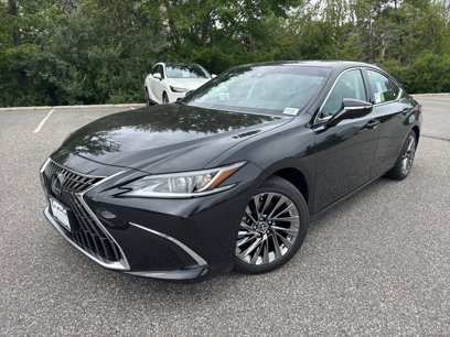 New 2025 Lexus ES 300h w/ Luxury Package