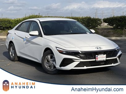 New 2025 Hyundai Elantra SE