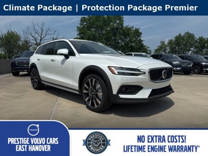 New 2025 Volvo V60 B5 Cross Country Ultra w/ Protection Package Premier