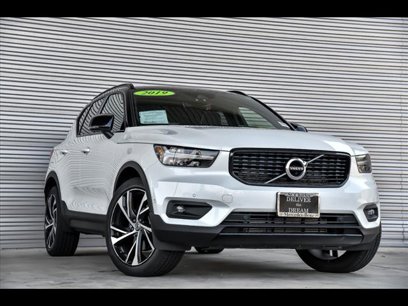 Used 2019 Volvo XC40 T5 R-Design