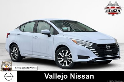 New 2025 Nissan Versa SV w/ Trunk Package