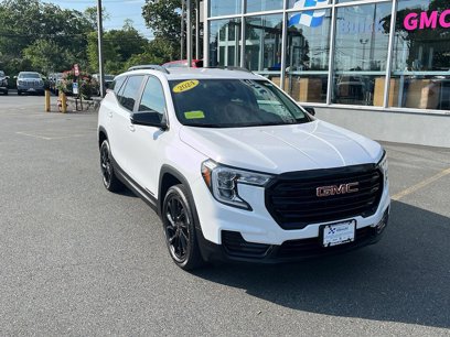 Used 2024 GMC Terrain SLE w/ Driver Convenience Package