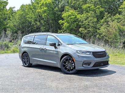 New 2025 Chrysler Pacifica Limited