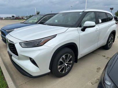 New 2025 Toyota Highlander XLE
