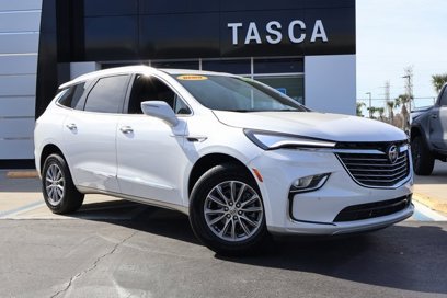 New 2023 Buick Enclave Essence