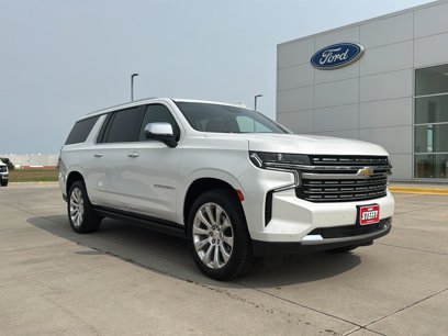 Used 2023 Chevrolet Suburban Premier w/ Premium Package 2