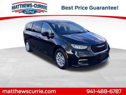 Used 2023 Chrysler Pacifica Touring-L