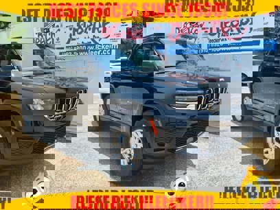 New 2025 Jeep Grand Cherokee Laredo