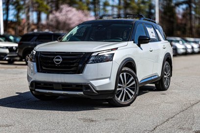 New 2025 Nissan Pathfinder Platinum w/ Black Appearance Package