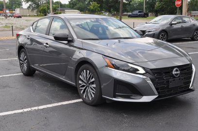 Used 2024 Nissan Altima 2.5 SV