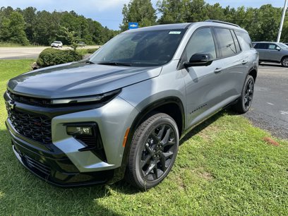 New 2025 Chevrolet Traverse RS w/ LPO, Floor Liner Package