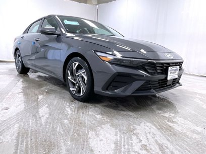 New 2025 Hyundai Elantra SEL w/ Cargo Package