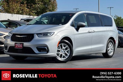 Used 2023 Chrysler Pacifica Touring-L