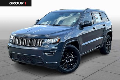 Used 2017 Jeep Grand Cherokee Altitude
