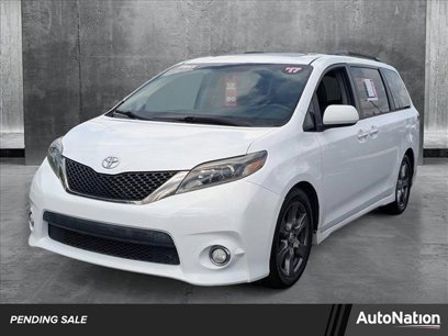 Used 2017 Toyota Sienna SE