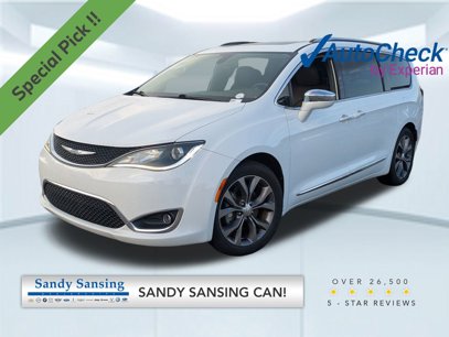 Used 2019 Chrysler Pacifica Limited w/ Tire & Wheel Group