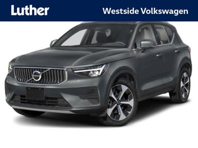 Used 2025 Volvo XC40 B5 Core