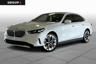 New 2024 BMW 530i xDrive w/ Premium Package